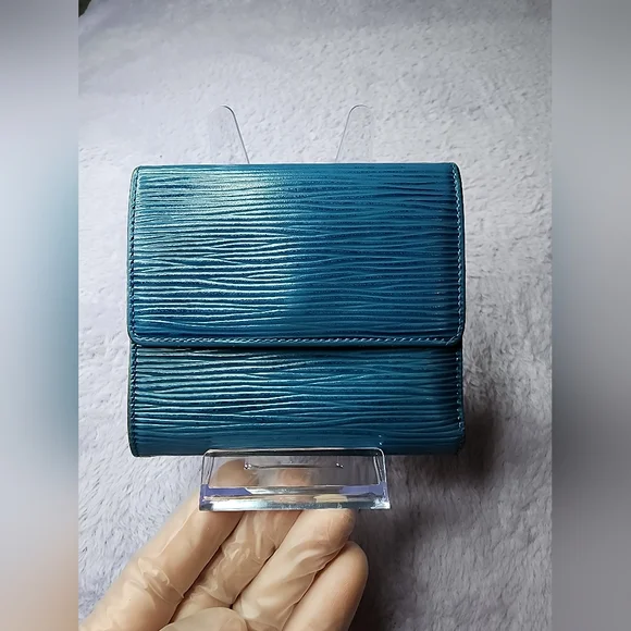AUTHENTIC LOUIS VUITTON VINTAGE BLUE EPI LEATHER PORTE MONNAIE BILLETS WALLET - Picture 2 of 16